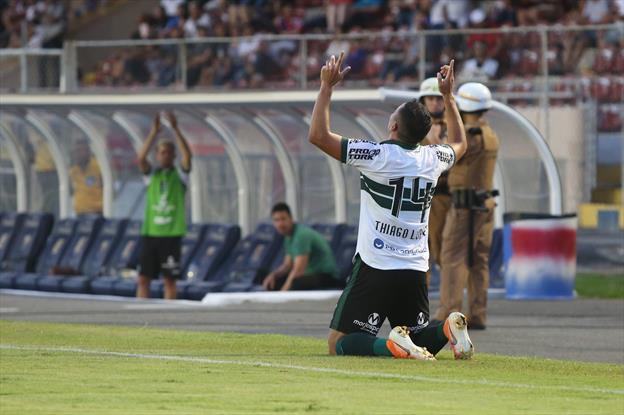 PARANAENSE: Coritiba abre rodada e pode assumir liderança provisória
