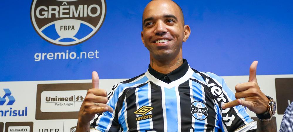 Diego Tardelli responde ao presidente do Atlético-MG: ‘Mereço respeito’