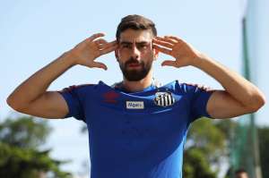 Paulistão: Titular, Luan Peres elogia Jesualdo e projeta evolução técnica do Santos