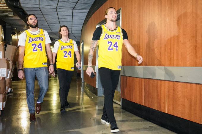 Los Angeles Kings homenageia Bryant no 1º jogo do Staples Center após morte