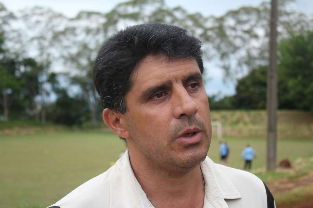 Wallace Lemos vence a primeira à frente do Parnahyba 