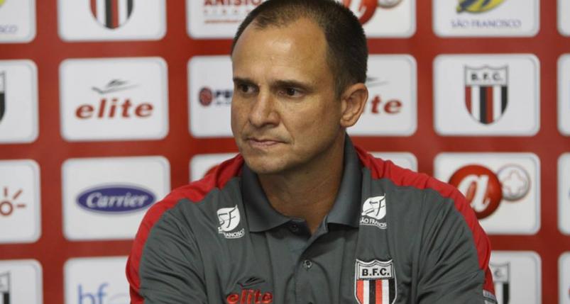 Wagner Lopes lamenta empate, mas diz buscar “sempre superar os limites”