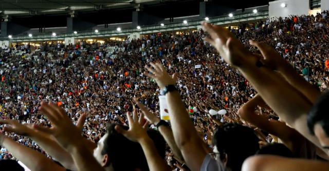 Carioca: Fluminense pede desculpas por gritos de ‘time assassino’ contra o Flamengo