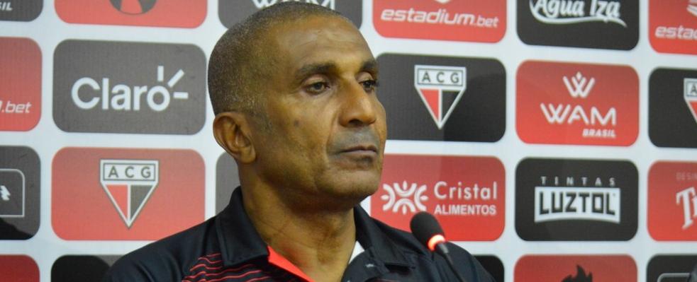 De olho na Copa do Brasil, Cristóvão pensa em mudanças no 100% Atlético-GO