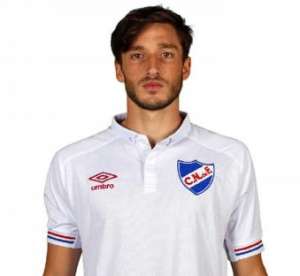 Procurado pelo Palmeiras, lateral uruguaio definirá destino depois de sábado