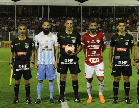 Vila Nova e Grêmio Anápolis se enfrentaram no estádio Onésio Brasileiro Alvarenga (OBA) (Foto: Divulgação)