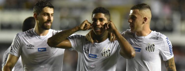 Raniel marcou os dois gols do Peixe na Vila Belmiro Raniel marcou os dois gols do Peixe na Vila Belmiro