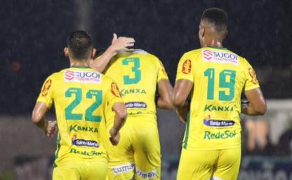 Luiz Otávio, camisa 3, empatou pro Mirassol