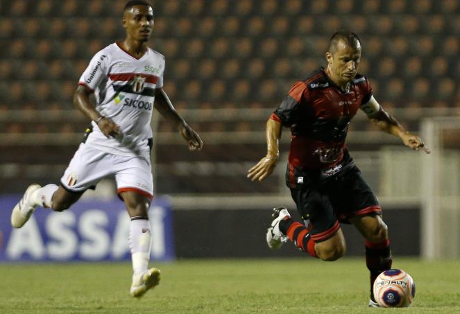 Corrêa faz diferença aos 39 anos