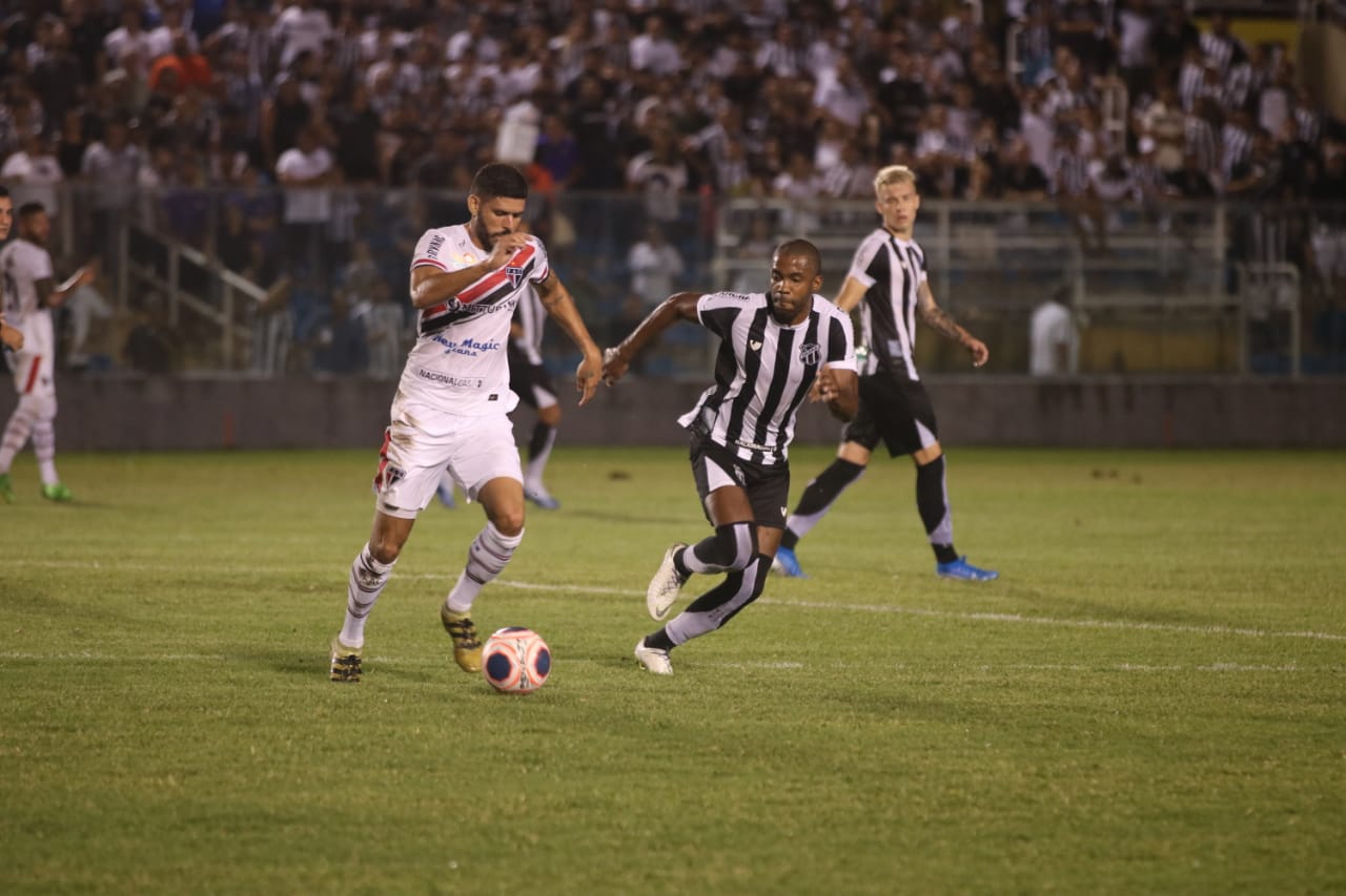 CEARENSE: Com ‘grandes’ só na quarta, duelo entre Ferroviário e Guarany é destaque
