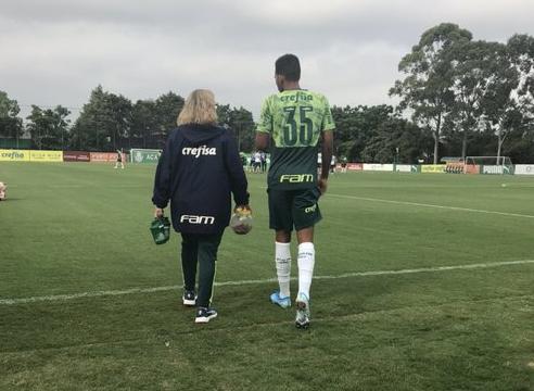 Sondagens de Abidal impulsiona saída de ‘joia’ do Palmeiras para o Barcelona