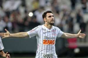 Boselli alfineta Carille ao comemorar boa fase no Corinthians