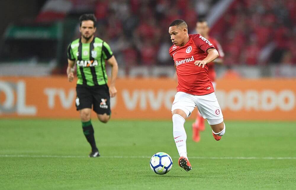 Internacional libera e atacante retorna ao Fluminense