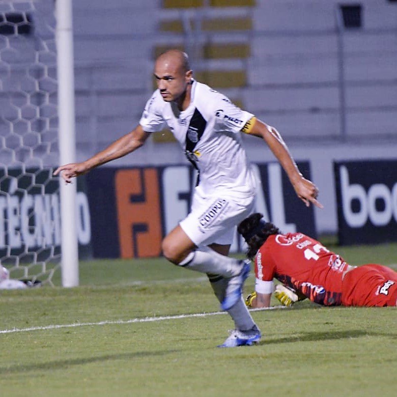 Com dois gols em 2020, Roger é 8º maior artilheiro do Paulistão no século