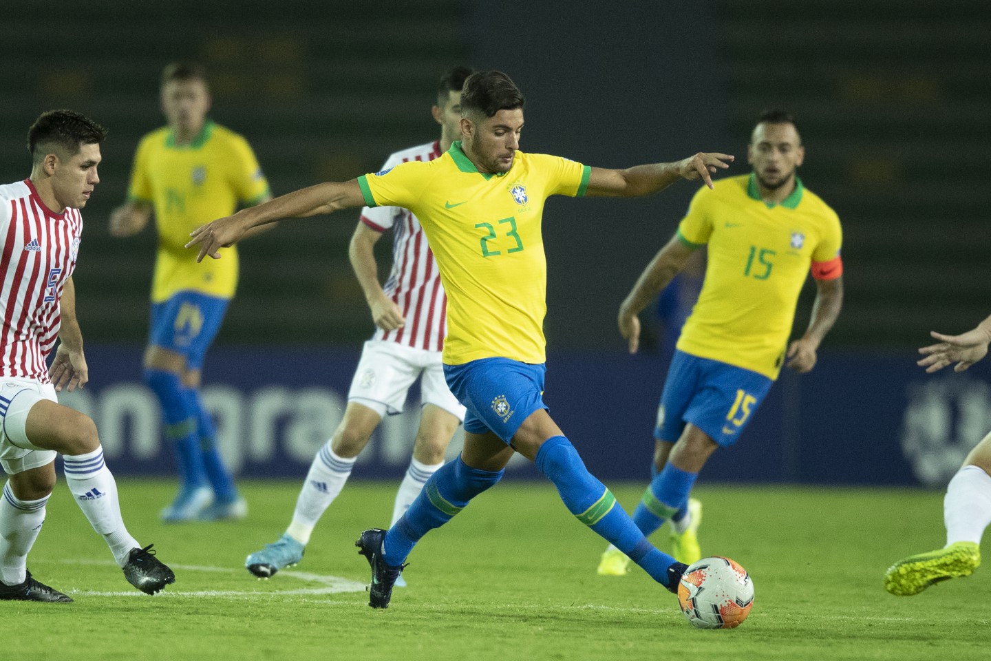 Jardine elogia reservas da seleção brasileira e admite fazer mudanças no time