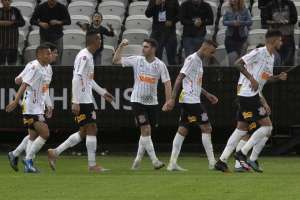 Corinthians deve ter quatro novidades na escalação para o clássico com o Santos