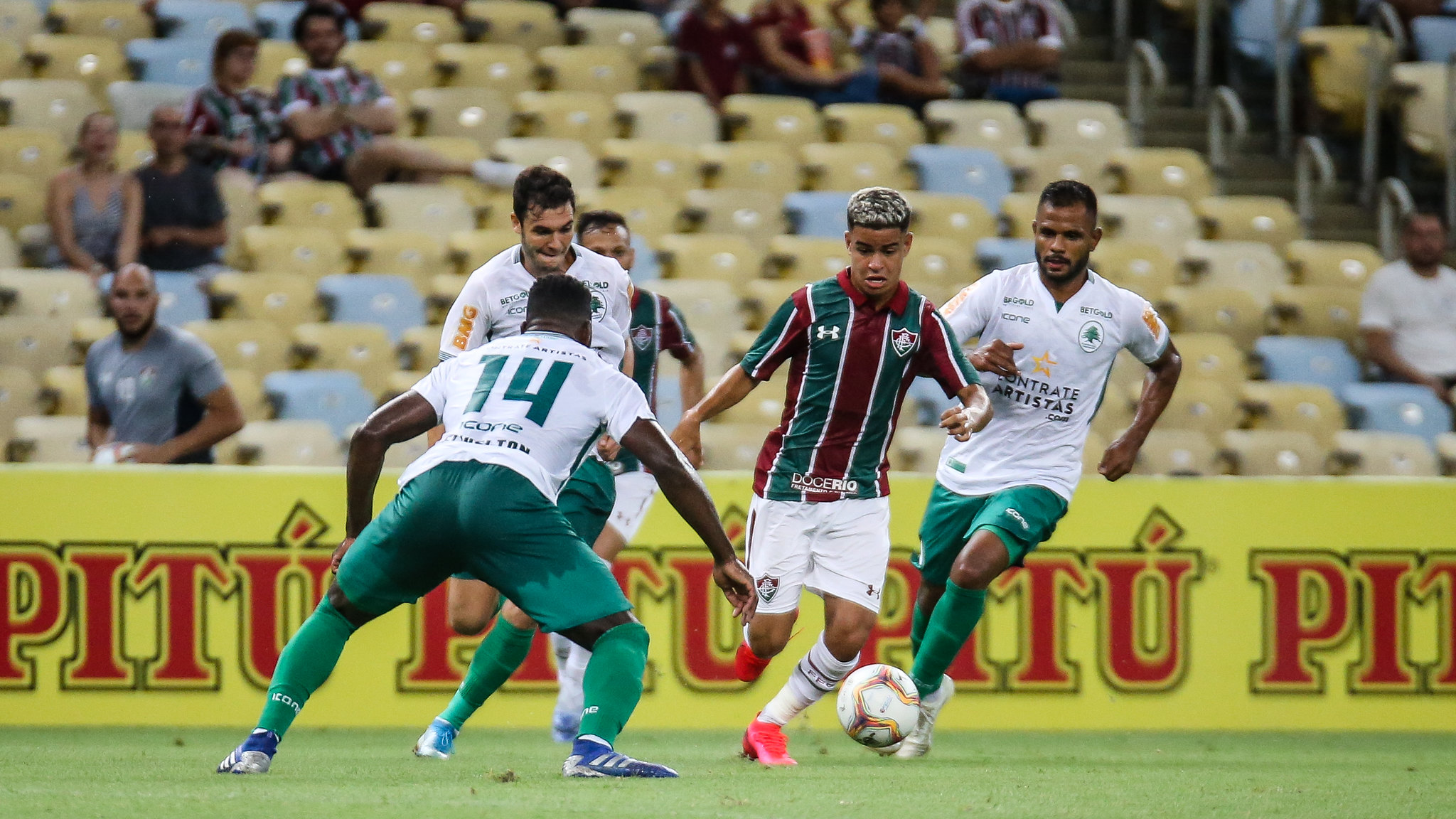 CARIOCA: Com time misto, Fluminense perde para o Boavista no Maracanã