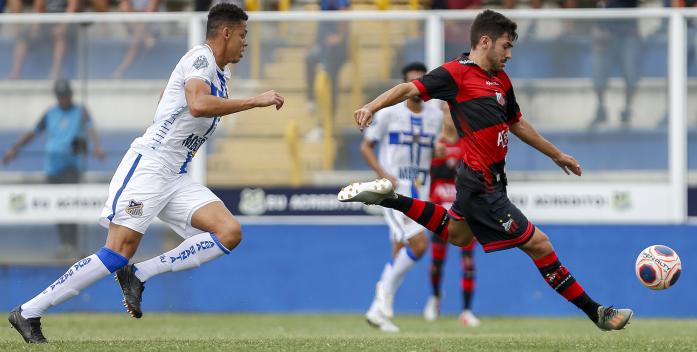 Água Santa e Ituano fizeram jogo equilibrado. Foto: Miguel Schincariol