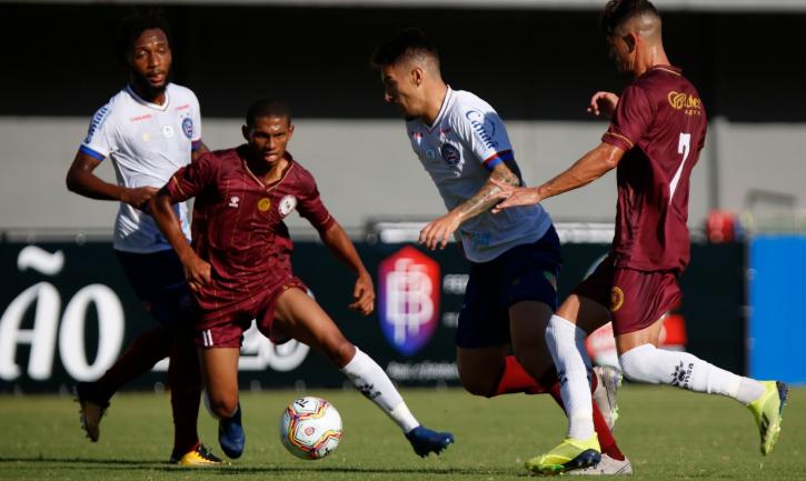 BAIANO: Bahia cede empate no fim e perde a liderança; Vitória vence e segue no G4