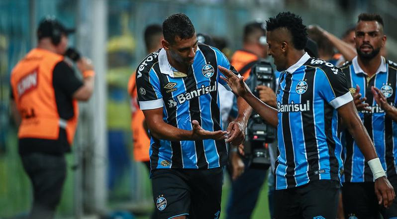GAÚCHO: Com gol de Diego Souza, Grêmio massacra Esportivo e se classifica