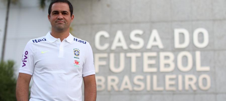 Preocupado com vaga olímpica, Jardine cobra vitória da seleção sobre o Uruguai