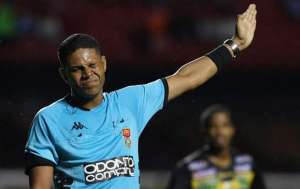 FPF afasta membros da arbitragem que erraram no jogo São Paulo x Novorizontino