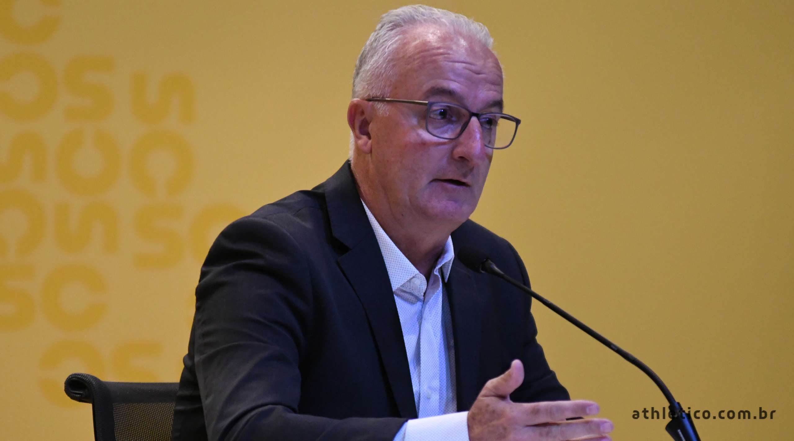 Supercopa: Dorival Júnior vê Athletico-PR à altura do Flamengo para decisão