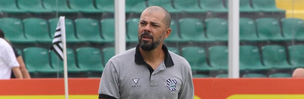 Denunciados, técnico do Figueirense e volante do Avaí poderão ser suspensos