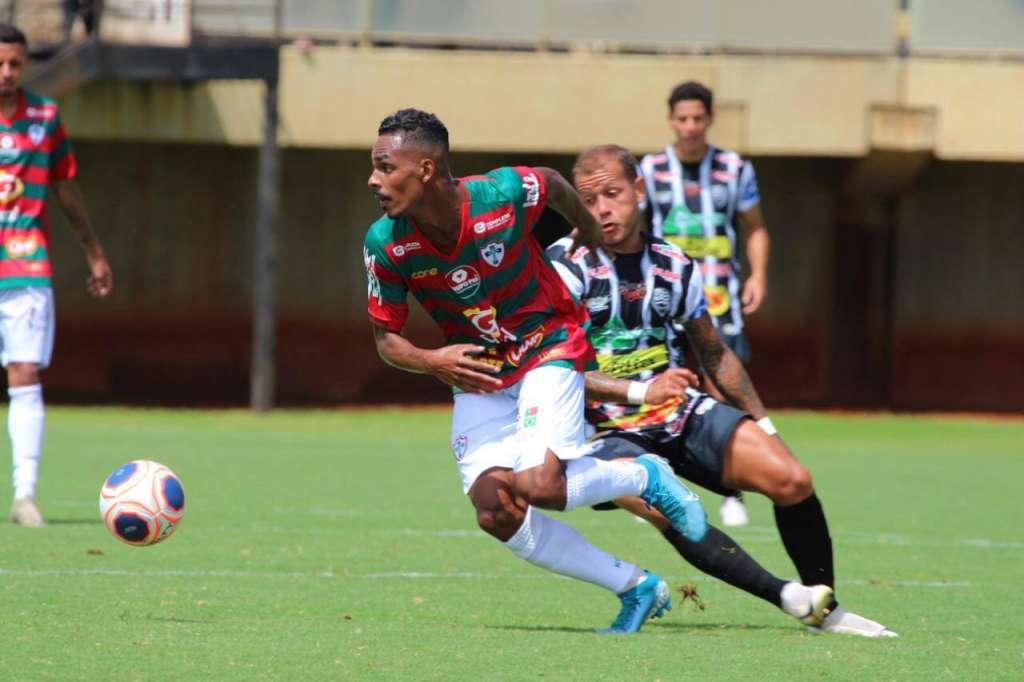 Portuguesa busca recuperação diante da Portuguesa Santista (Foto: Rafael Bento)