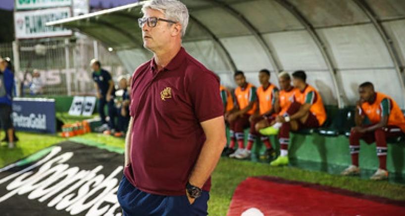 Odair lamenta primeiro tempo ruim, mas destaca pontos positivos no Fluminense