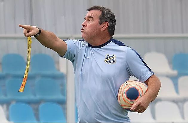 Paulistão: Após empate na estreia pelo Água Santa, Pintado quer equipe de guerreiros