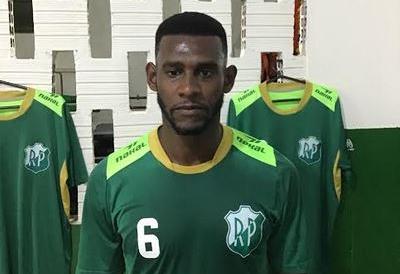 Paulista A3: Experiente lateral-esquerdo ex-Vasco e Guarani deixa o Rio Preto