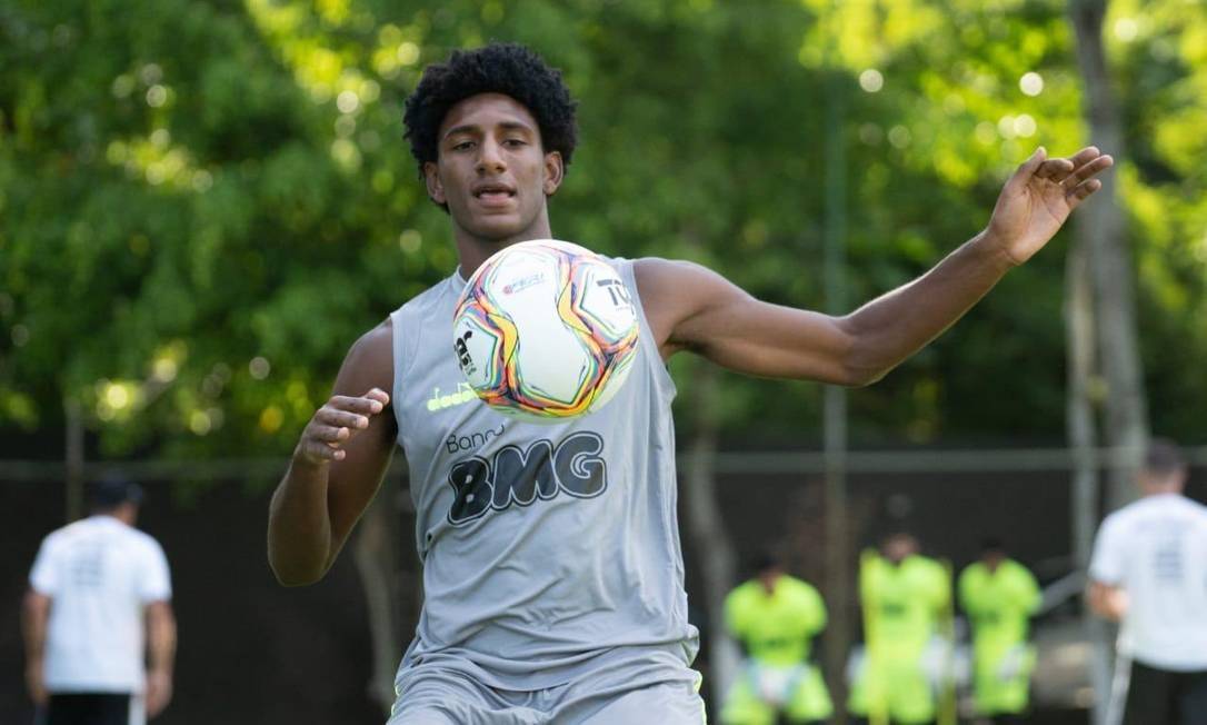 Sul-Americana: Conversa com Abel dá resultado e atacante volta a se destacar no Vasco