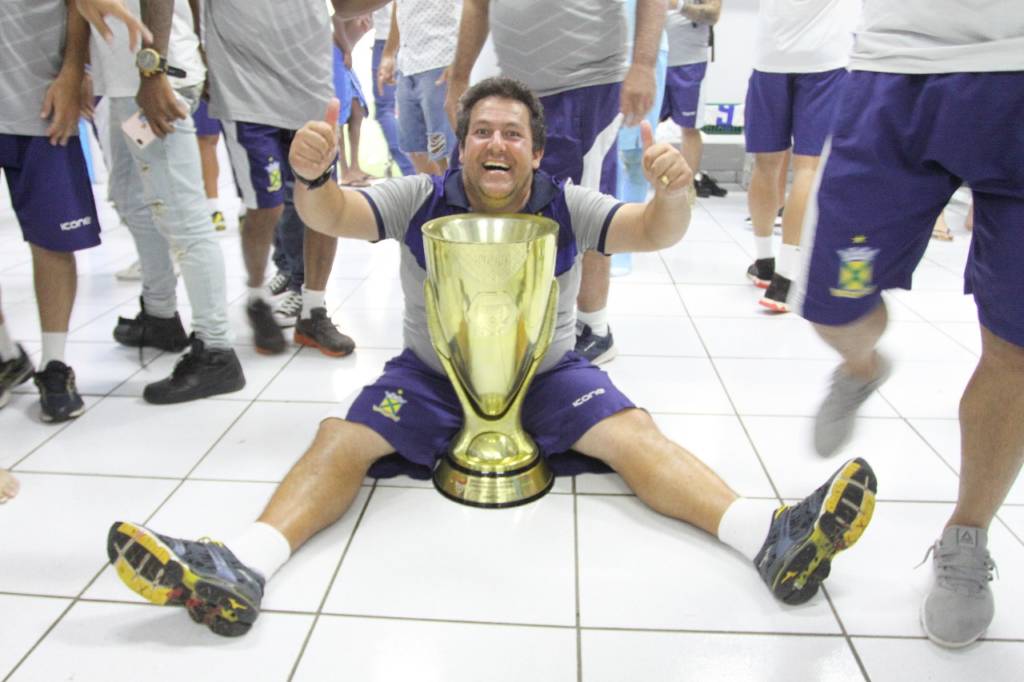 Só no FI! Portuguesa vai atrás de técnico campeão da Série A2