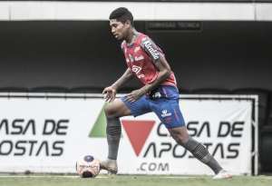 Raniel revela despedida de Cueva antes de ida ao México: 'Quer jogar'