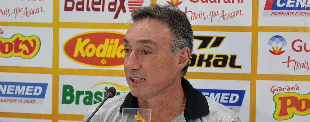 Roberto Fonseca lamenta chances desperdiçadas em eliminação na Copa do Brasil