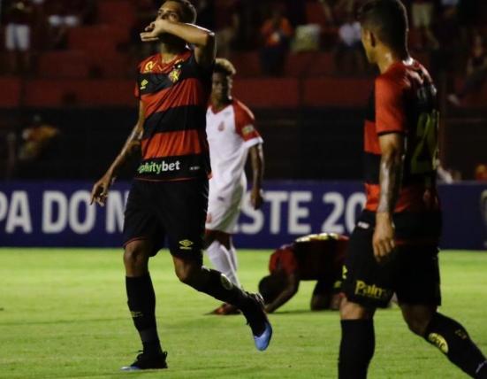 Élton abriu o marcador para o Sport