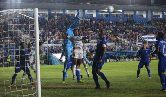 Vitória-ES derrubou o CSA 