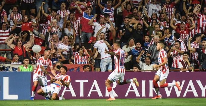 Argentinos fizeram muita festa nos gols em cima do Galo