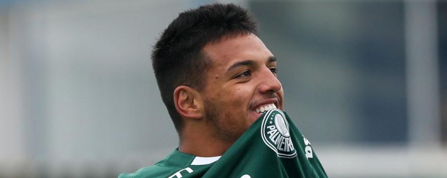Gabriel Menino exalta bom início no Palmeiras e se surpreende com fama rápida