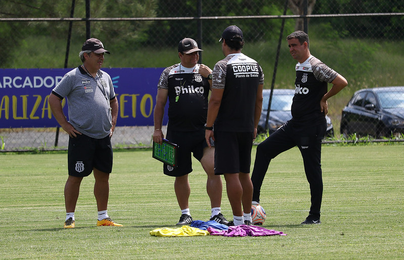 Paulistão: De olho no Palmeiras, Gilson Kleina indica mudanças na Ponte Preta