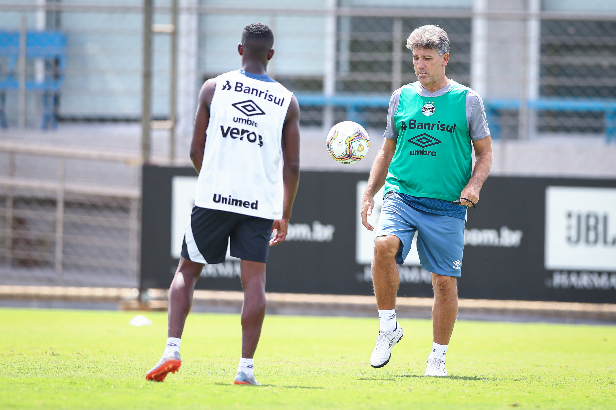 Gaúcho: Everton e Patrick voltam a treinar e devem reforçar Grêmio no domingo