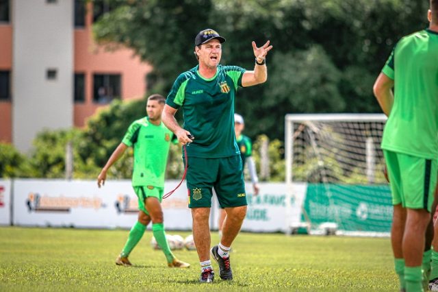 Maranhense: João Brigatti mira evolução do Sampaio Corrêa e quer segunda vitória