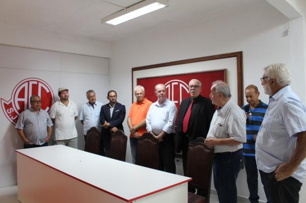 Segundona: Novo técnico do América, Pinho é apresentado para imprensa