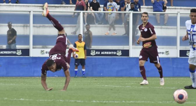 Água Santa e Ferroviária fizeram jogo equilibrado