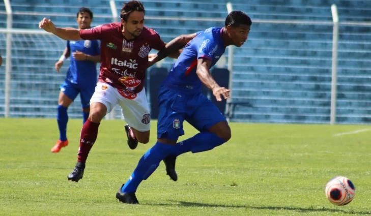São Caetano parou na boa marcação do Sertãozinho. Foto: Leonardo Lima