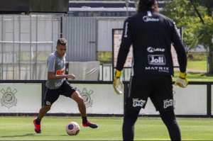 Com a cabeça na Libertadores, Corinthians usa time misto para enfrentar a Inter