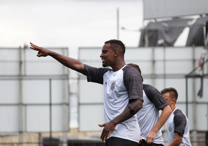 Paulistão: Cléber Reis é preterido por Wellington Carvalho e deve perder vaga na Ponte