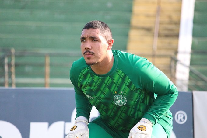 Paulistão: Carpini sai em defesa de goleiro do Guarani: ‘Erramos e acertamos juntos’