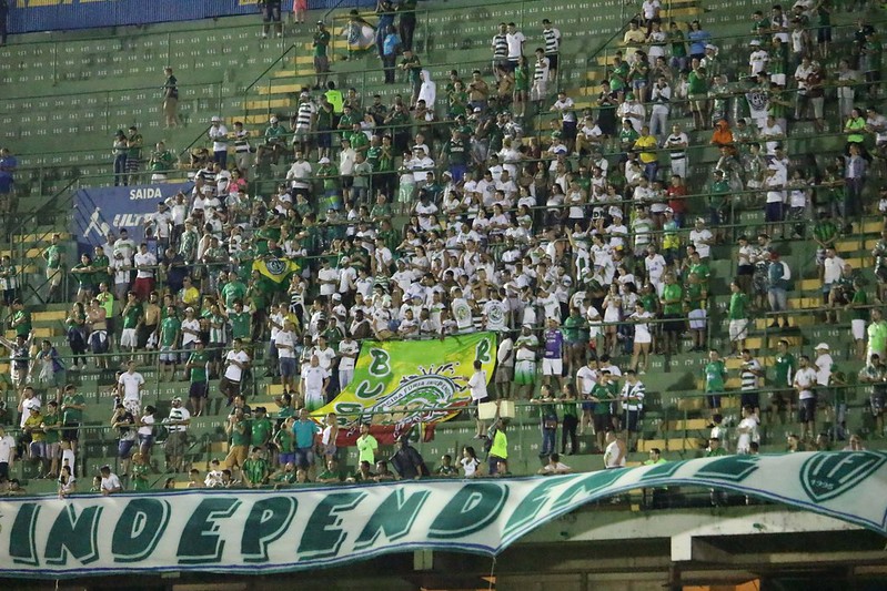 Paulistão: Por mudança do Dérbi 196, torcida organizada do Guarani pressiona diretoria